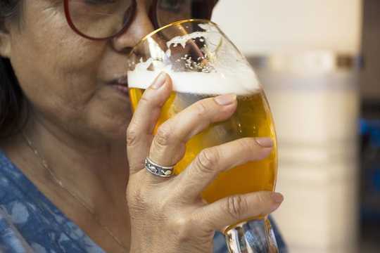 600If You're Aging And On Medication, It Might Be Time To Re-assess Your Alcohol Intake