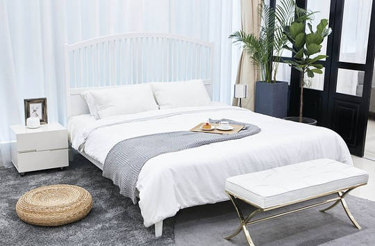 How To Organize Your Bedroom Into An Oasis of Serenity and Simplicity