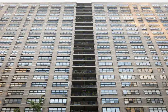 How Looking At Buildings Can Actually Give You A Headache