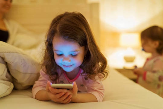 How Light At Night Can Disrupt Circadian Rhythms In Children