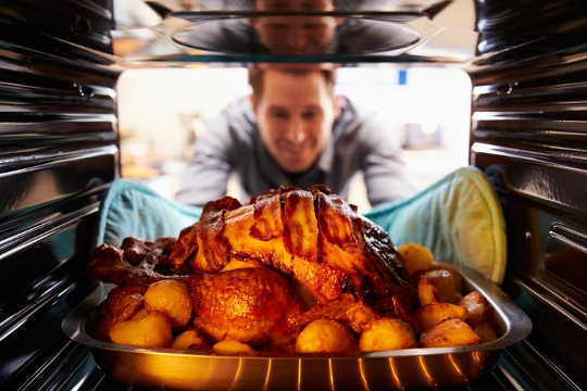 4 Tips For Safely Cooking And Keeping Your Turkey