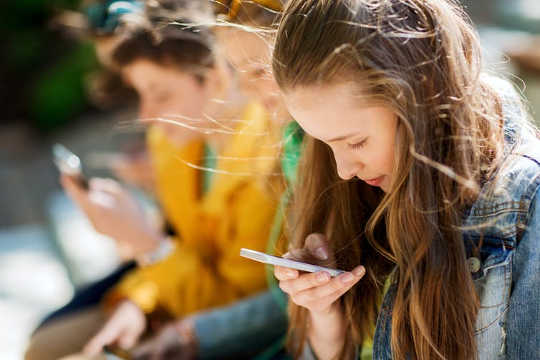 There Are Mental Health Risks To Girls Who Spend More Than An Hour A Day On Social Media