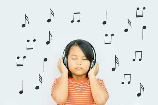 How Music Therapy Can Help Anxious Children