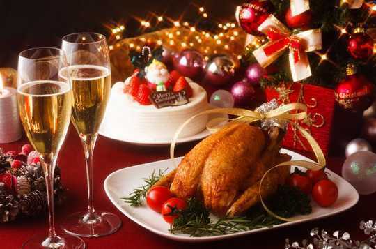 10 Ways To Indulge And Stay Healthy This Holiday Season