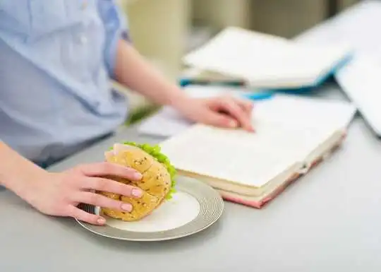 What Should You Eat To Help Your Brain Performance