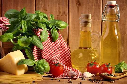The Mediterranean Way To A Long Life - Drink A Glass Of Olive Oil Every Day 