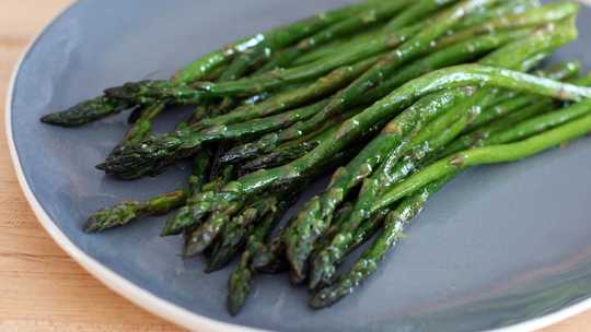 Blocking This Amino Acid Found In Asparagus Stifles Breast Cancer