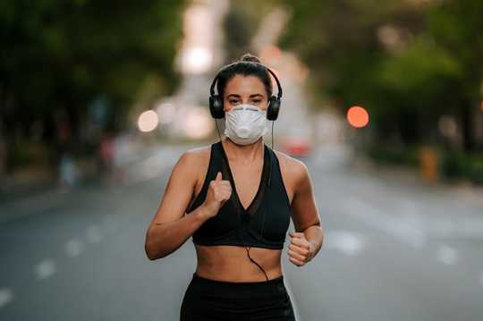 Why It Could Be Dangerous To Exercise With A Face Mask On